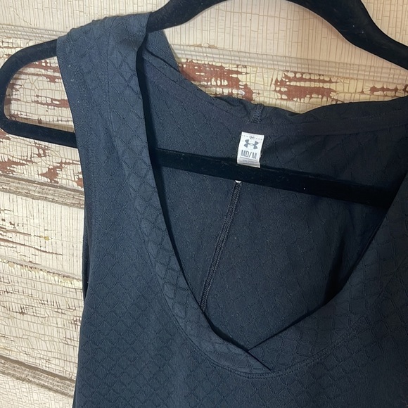 Under Armour Swimsuit Coverup with hood.  Black. Size M - Picture 2 of 4